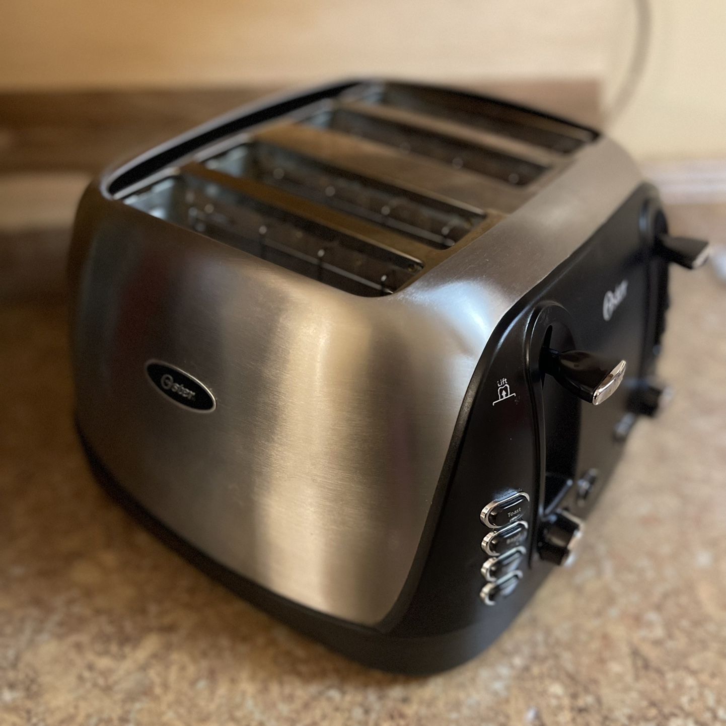 Oster 4-slice Stainless Steel TSSTTRJBS4 Toaster for Sale in Orlando, FL -  OfferUp