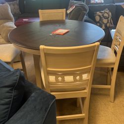 Dinette with for stool $600 brand new