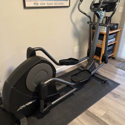 Elliptical Cross-trainer 