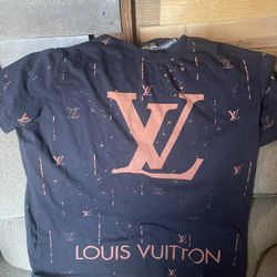 Men’s LV Tshirt. 