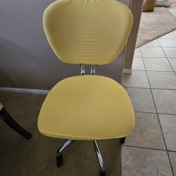 Pink Desk Chair With YELLOW COVER