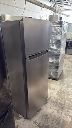 Whirlpool top freezer refrigerator