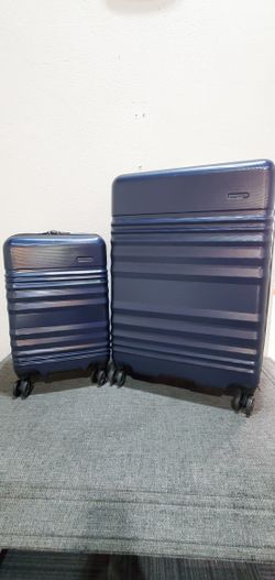 2 Piece Hardside Spinner Luggage Suitcase - EXCELLENT CONDITION and NEW IN BOX 