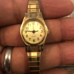 Vintage Advance Quartz Watch