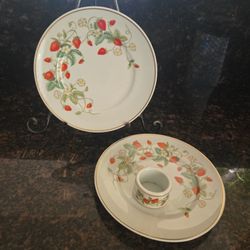 🍓 Vintage Avon Strawberry Fair 1978 Porcelain Set – 22K Gold Trim – Cottage-Core Charm