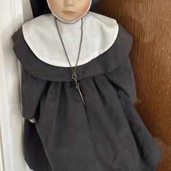 Vintage Porcelain Nun Doll W/ Blue Eyes And Rosary