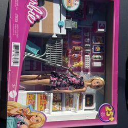 Barbie Doll and Supermarket Playset with 25 Grocery Store and Food-Themed Accessories