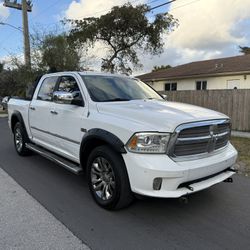 2014 RAM 1500 Limited Crew Cab 
