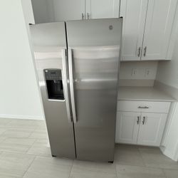 GE Refrigerator (Brand New)- $900