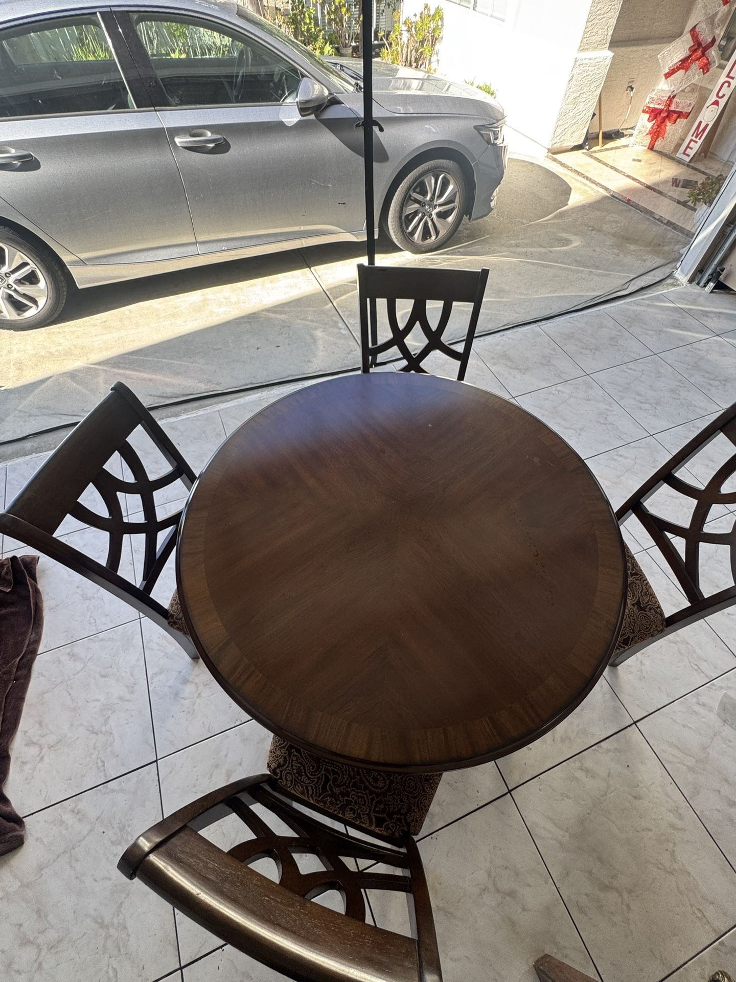 Dining Table With 4 Chairs 