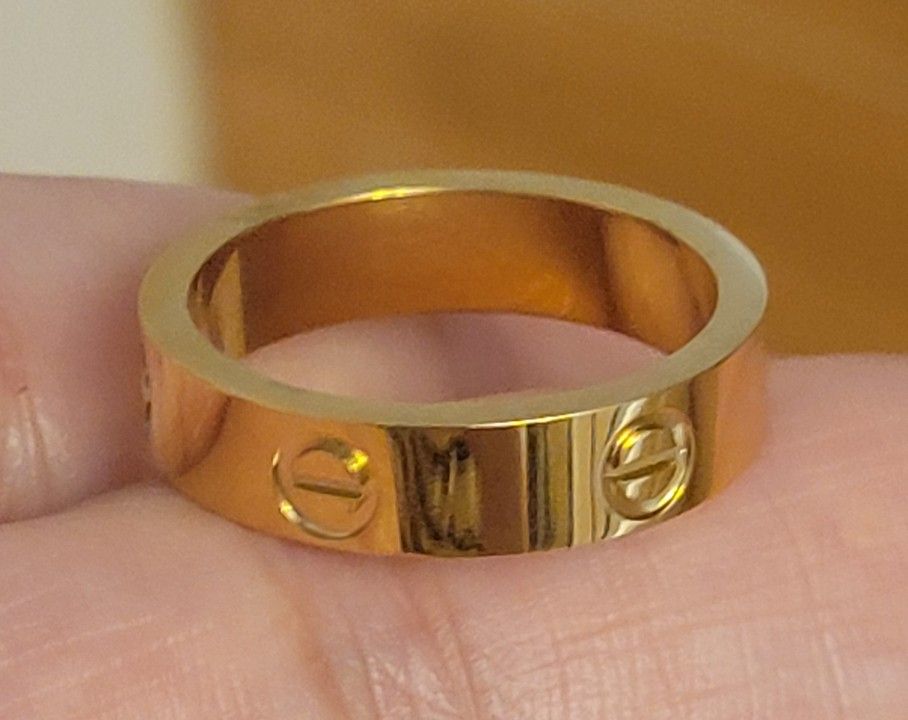 Brand new 18k gold plated womens band size 8