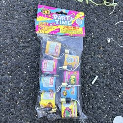 Party Poppers8