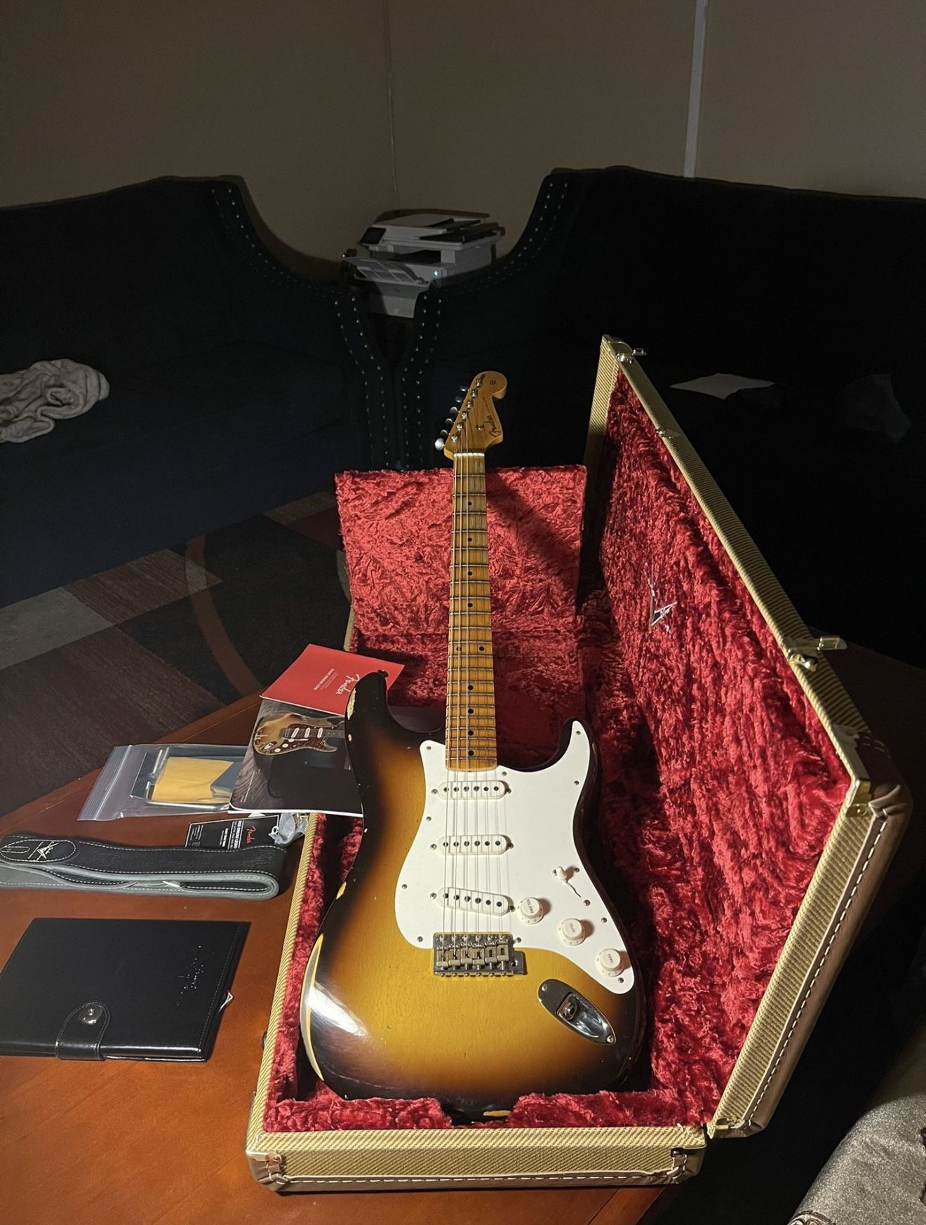 Fender Custom Shop Limited-Edition Fat ‘50s Stratocaster Relic Electric Guitar Wide Fade Chocolate 2-Color Sunburst