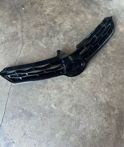 Toyota Corolla S Black Front Bumper Upper Grille