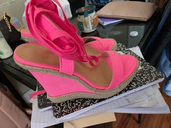 Neon wedges