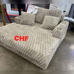 Comfortable oversized chaise lounge sofa w/ cup holders