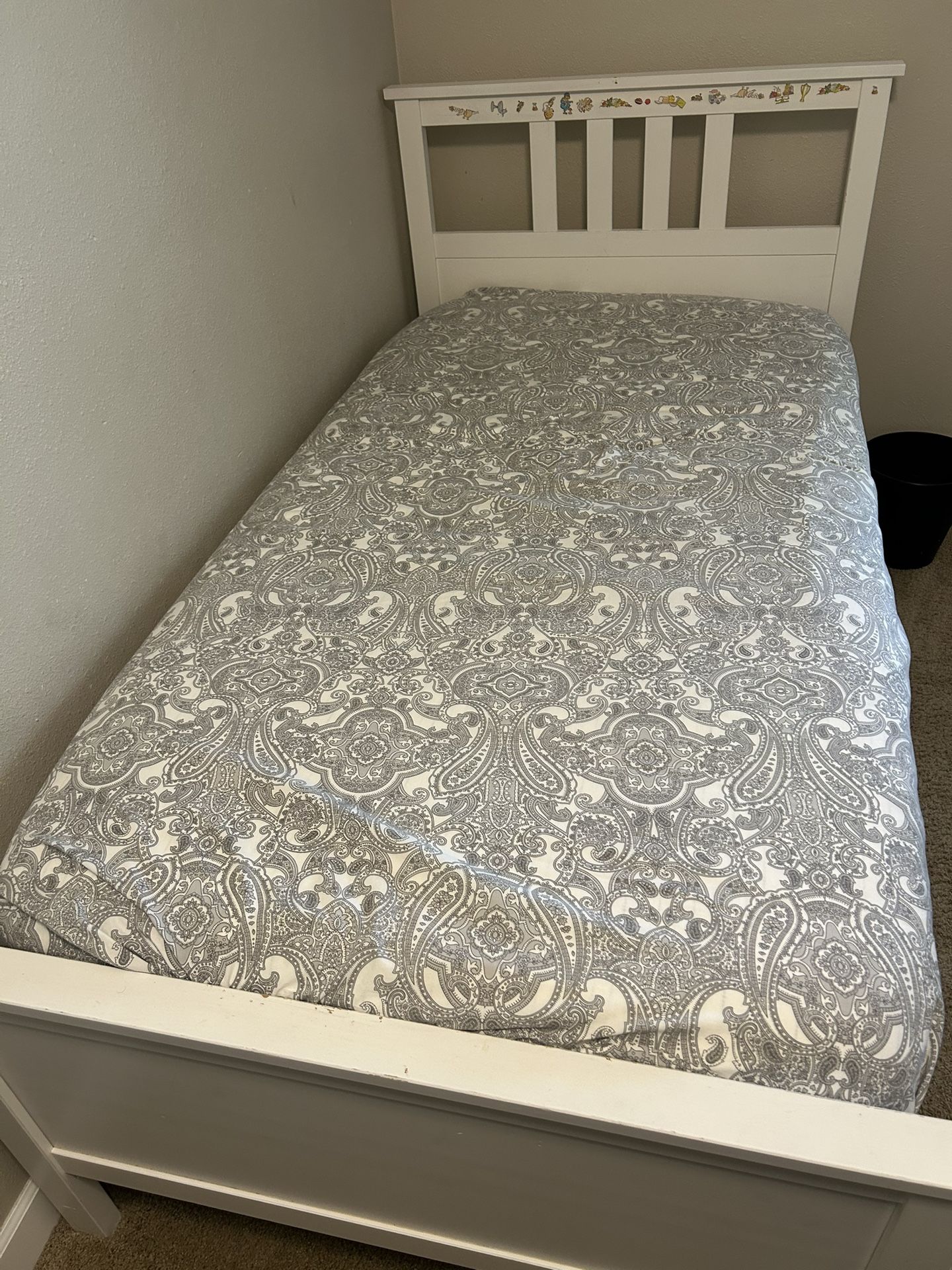 Queen & Twin Bed Set