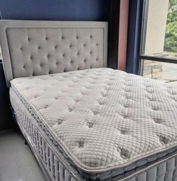 BRAND NEW MATTRESS (still in plastic)