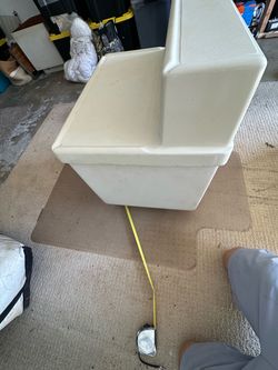 Skipjack fiberglass cooler seat