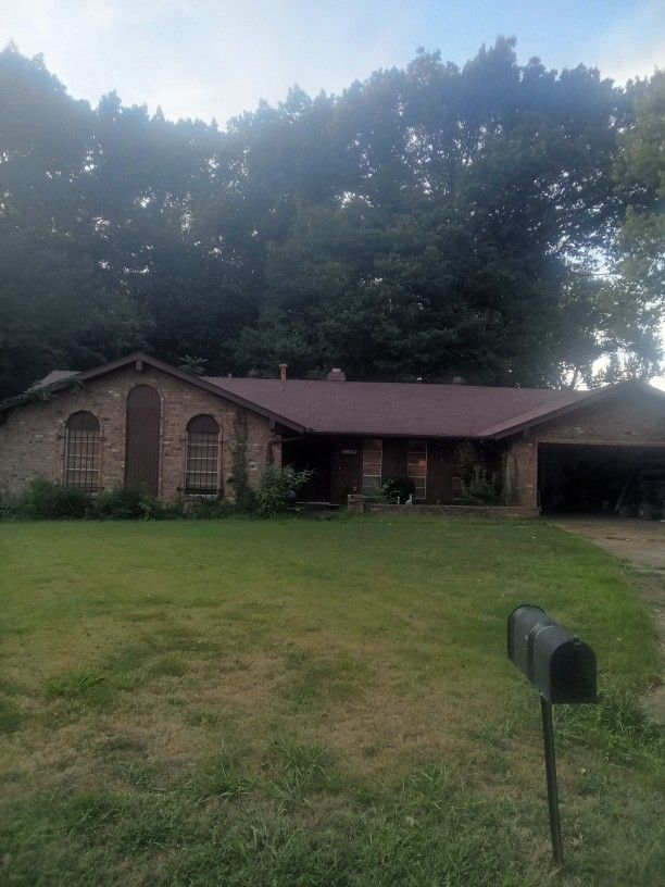 3 Bed 2 Bath But Need Some Cleaning Up. 500.00 Down 600.00 Per Month. No Aggressive Dogs Because I Have Cats.