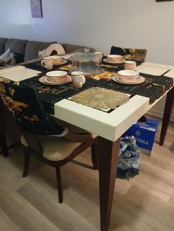 Moving sale
