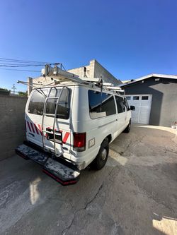 1998a Ford E-350 Cargo Van – 130K+ Miles – Clean Title