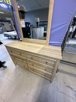 Dresser Mr