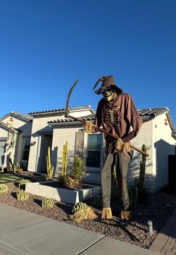 Giant 12ft Halloween scarecrow skeleton