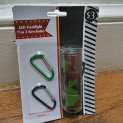 LED Camouflage Flashlight Plus 2 Keychains Sealed Takes 3 Triple A Batteries