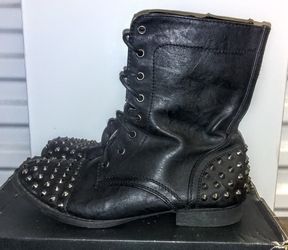 Spiked boots