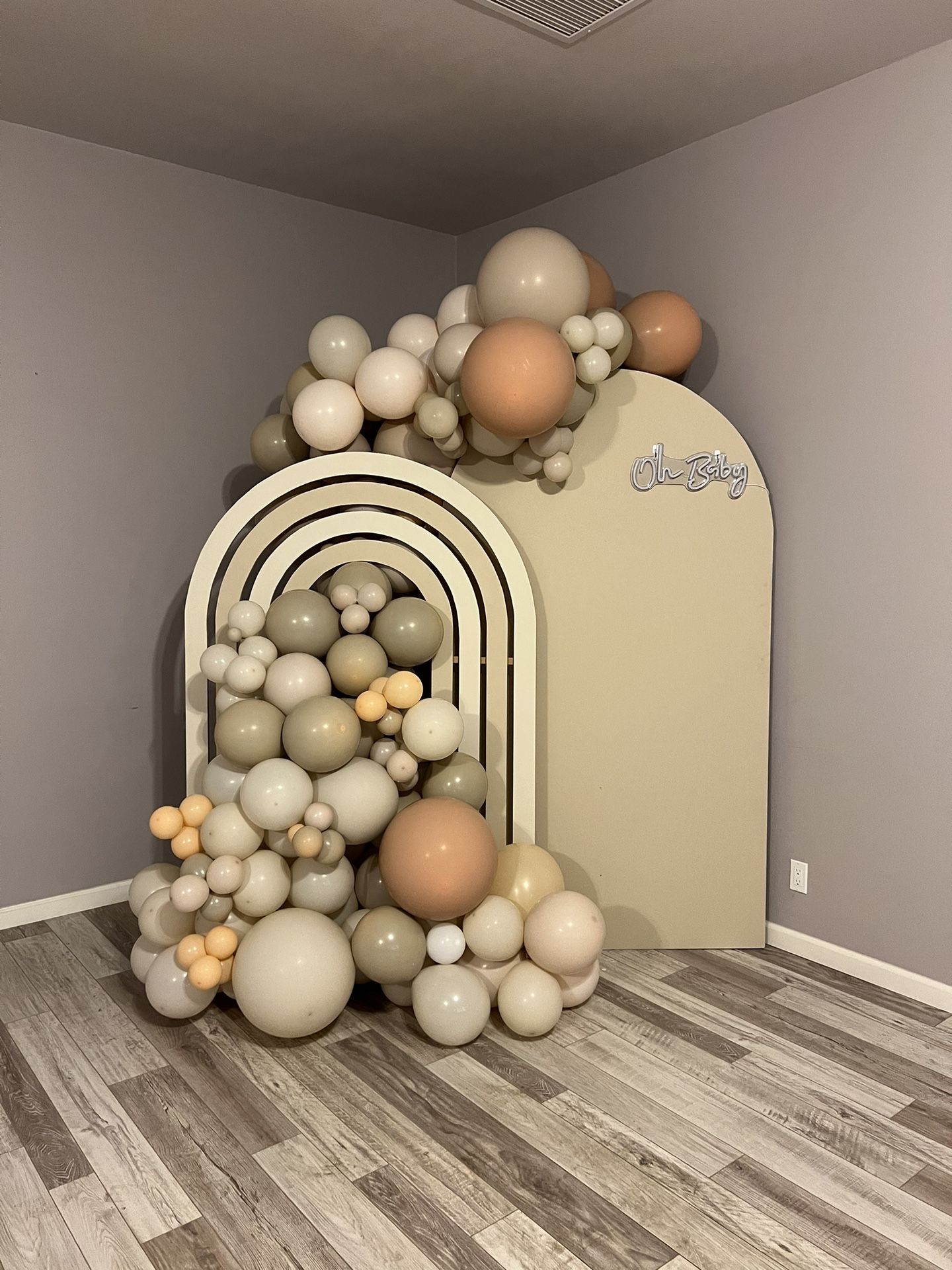 Wooden Balloon Arch Backdrops