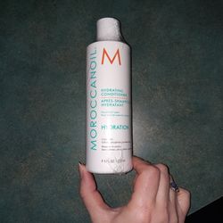 Shampoo And Conditioner In  One