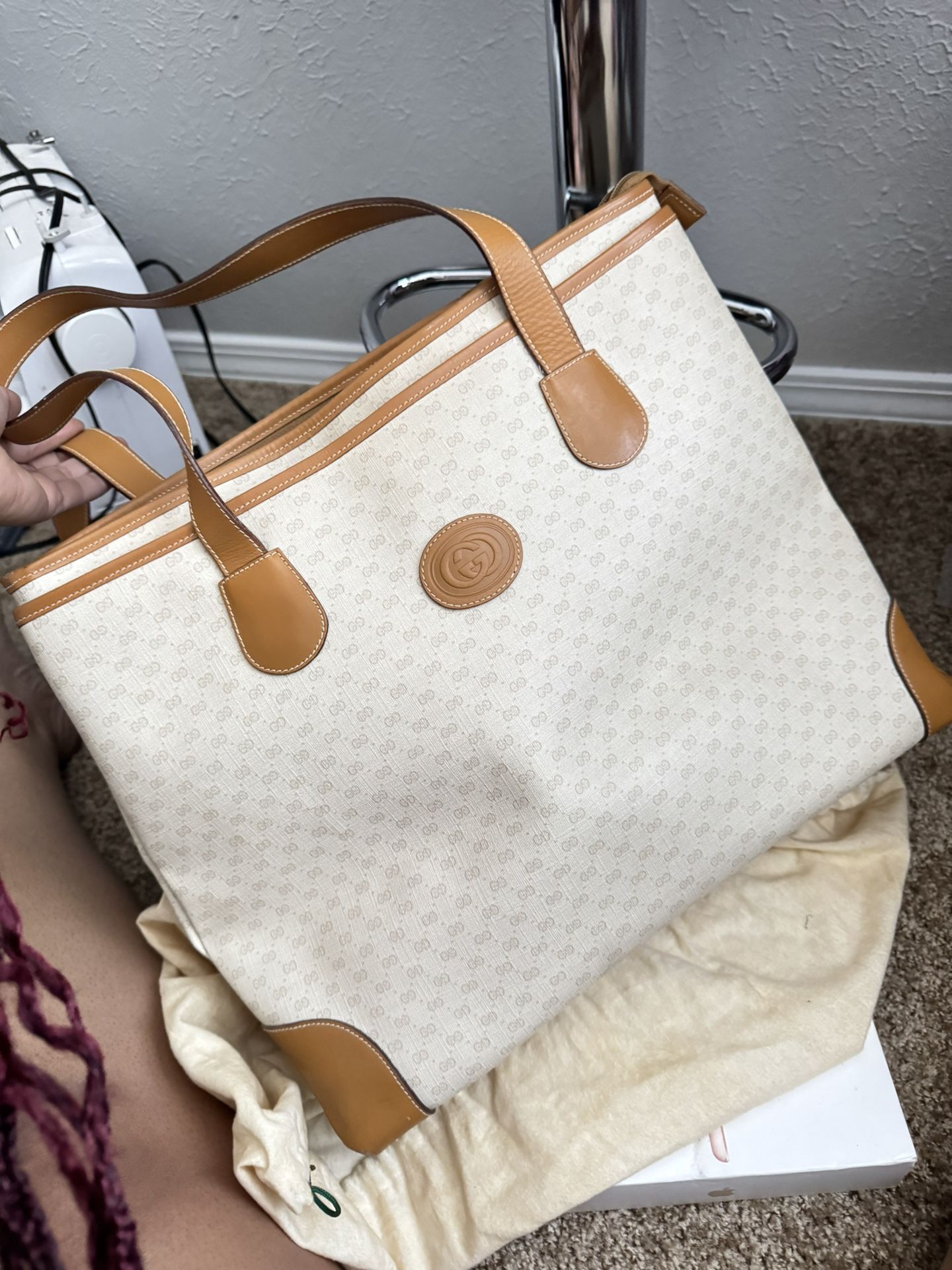 Gucci EUC Rare Vin Auth Gucci zipper texture canvas tote