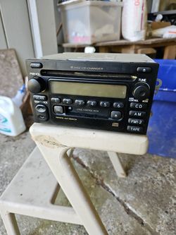 6 Disc CD, Tape 2002 Tundra Stereo
