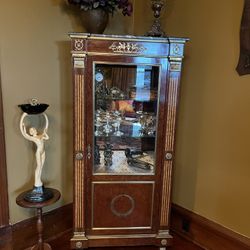 Gorgeous French vintage Display Cabinet 