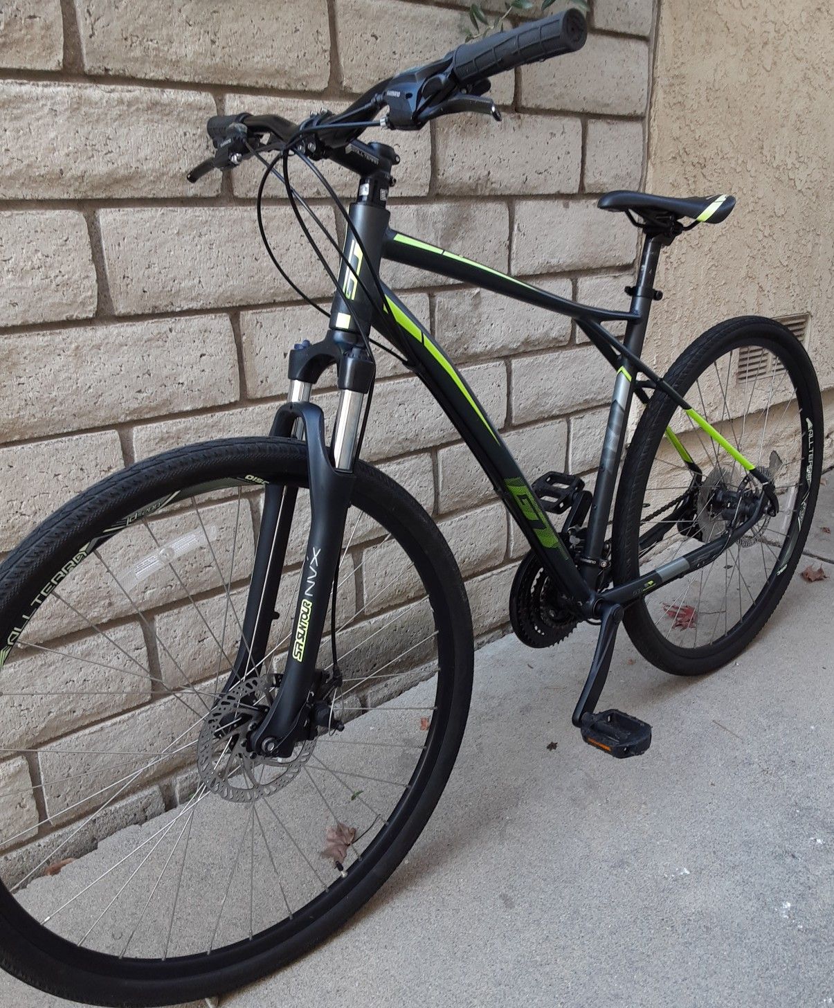 GT Talera hybrid mountain bike 700c 29er