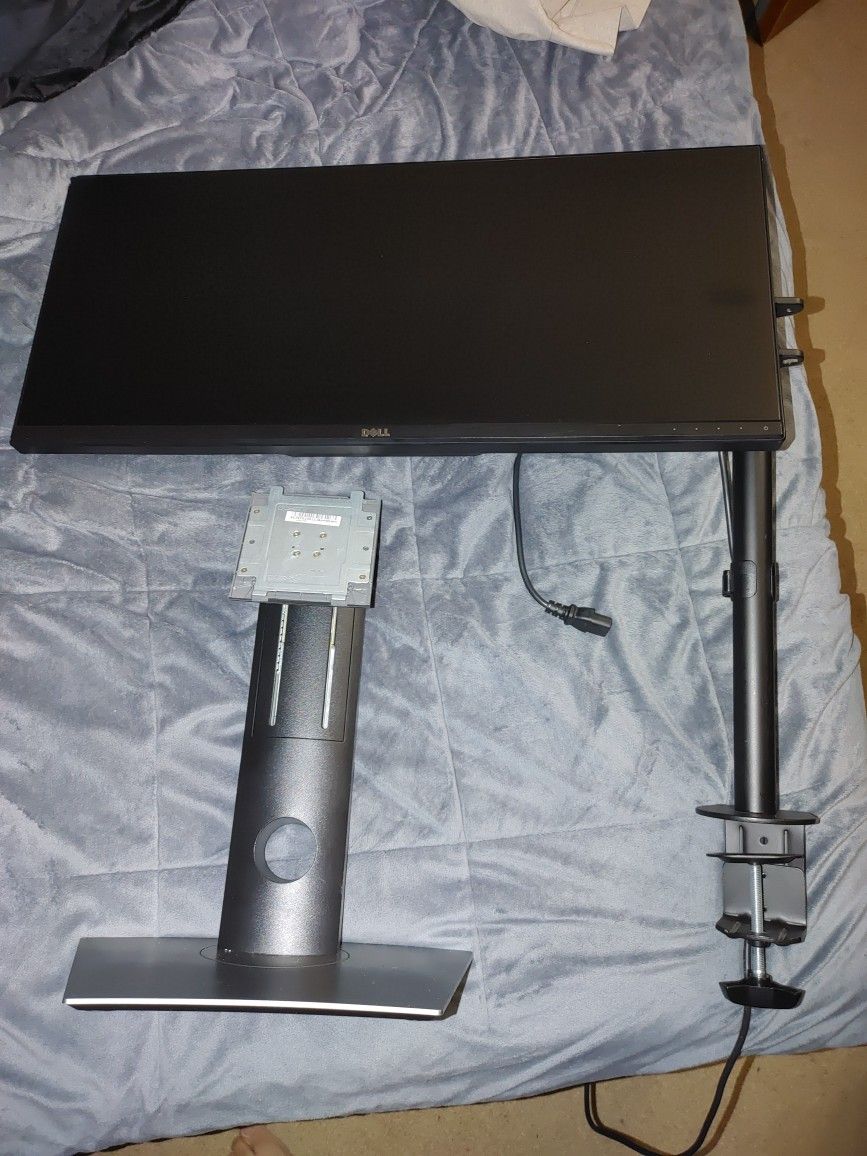 Dell Ultrasharp 29 inch 21:9 ratio wideview IPS monitor - U2913WMT with monitor arm