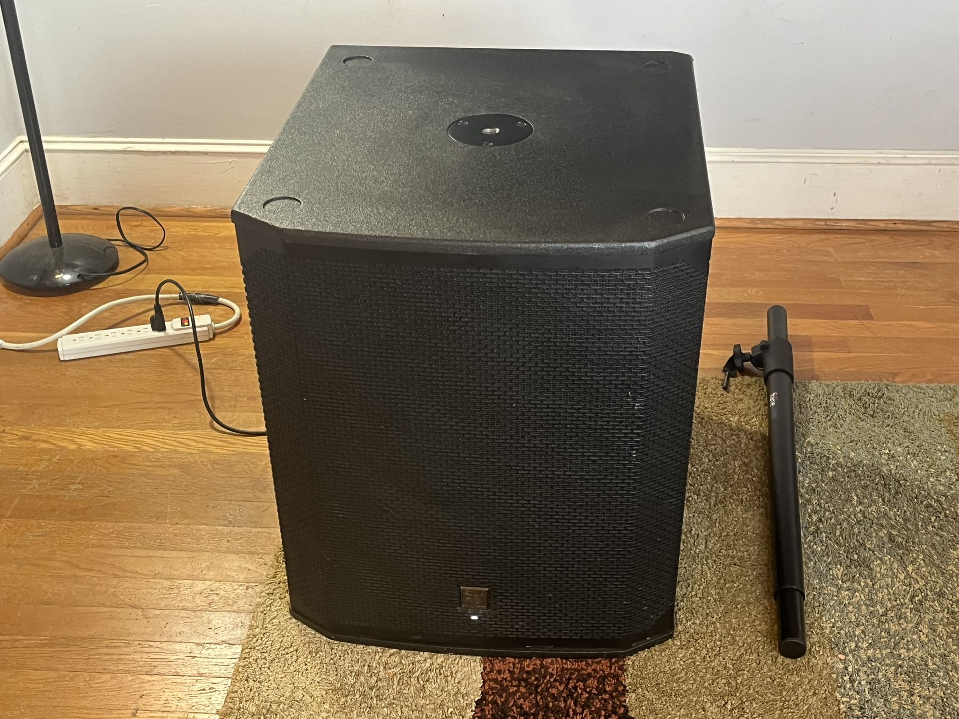 EV Subwoofer (ELX 200)