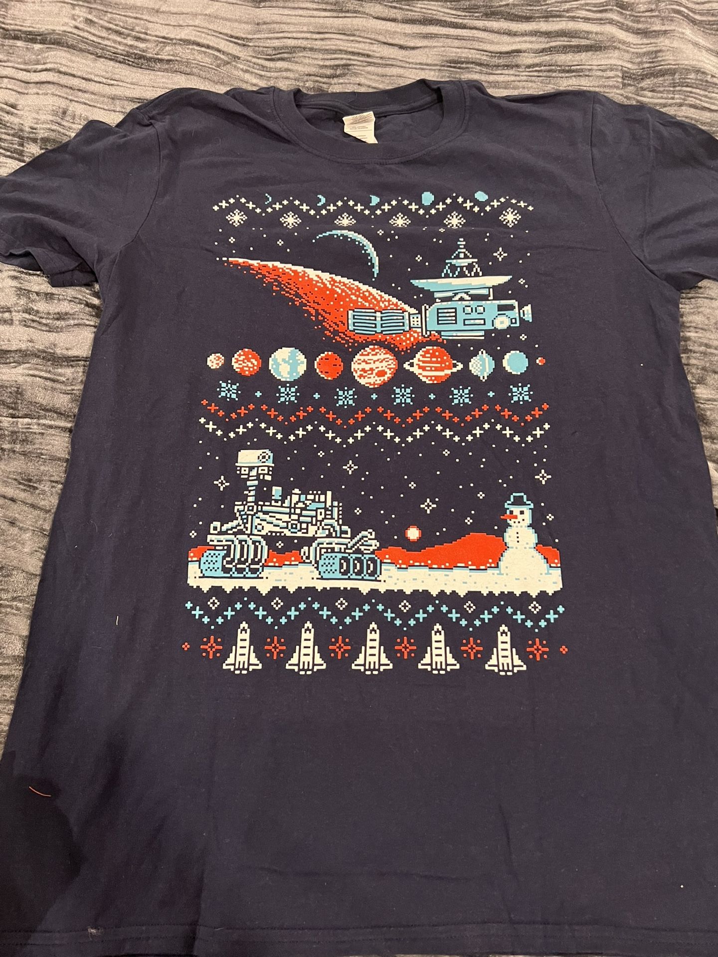 Graphic Men’s Shirt Size M