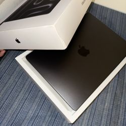 Mac Book Pro 2025 M4 Chip Pro