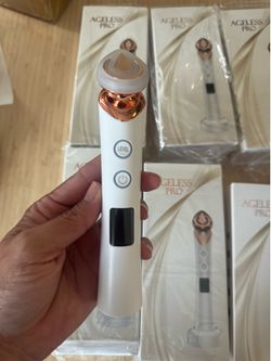 Laser device for the face