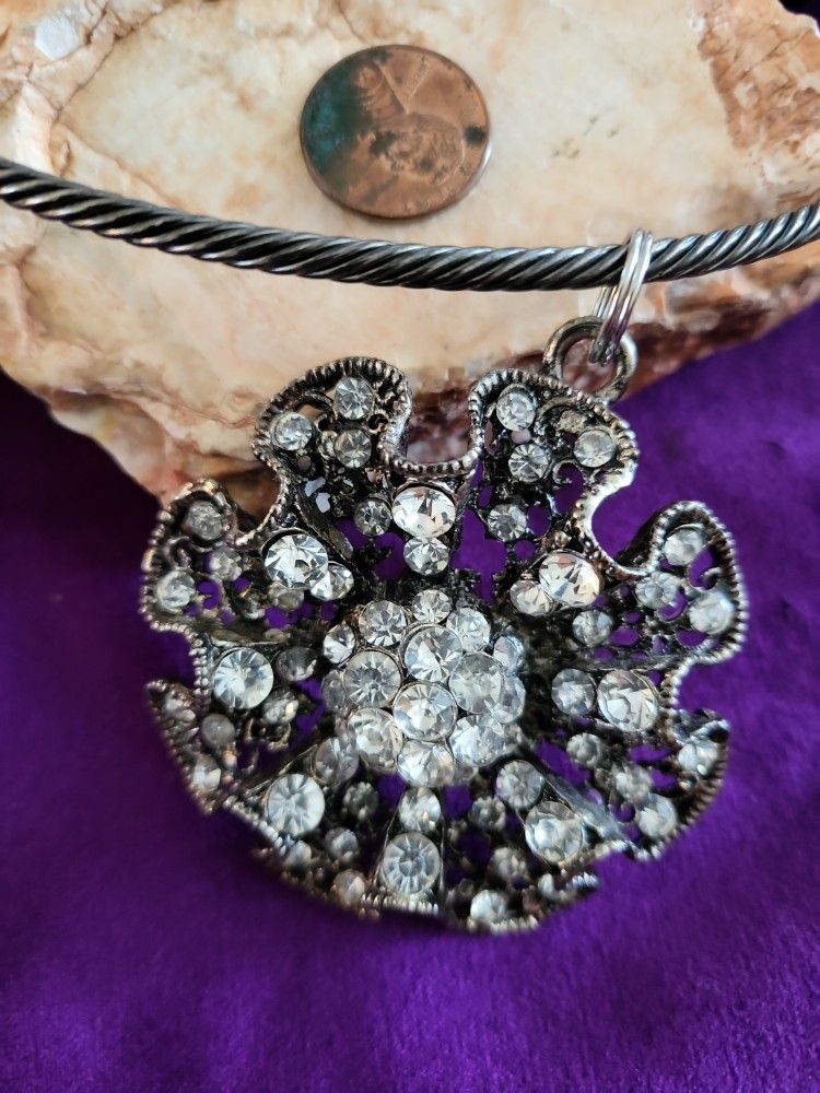 Trendy/Vintage Rhinestone Choker