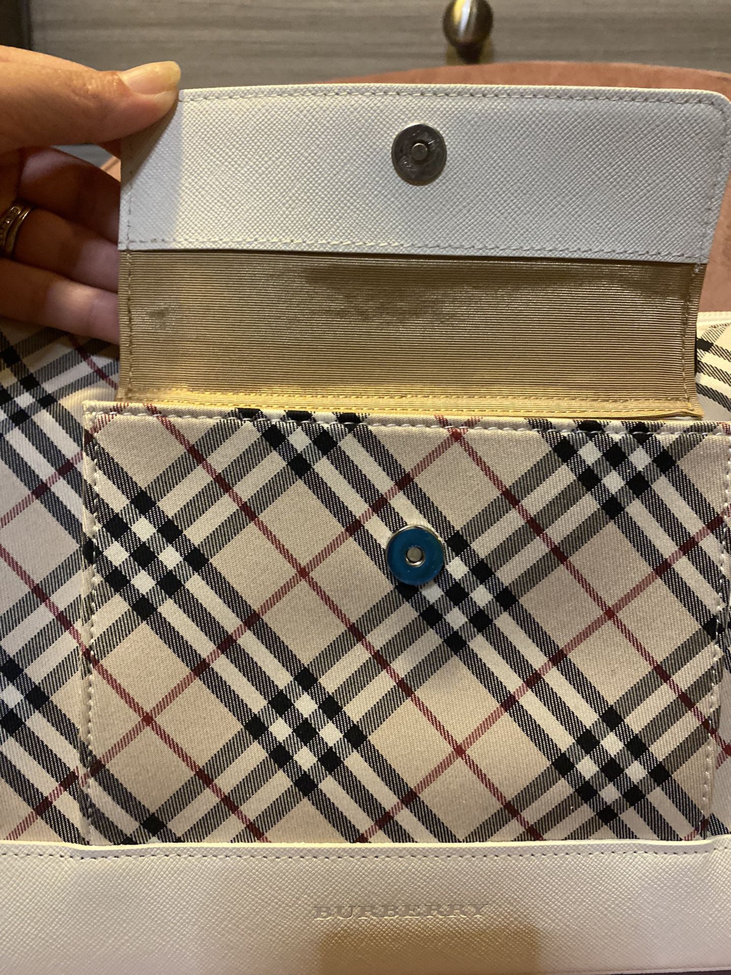 Authentic Burberry Bag ( New ) for Sale in Bellevue, WA - OfferUp