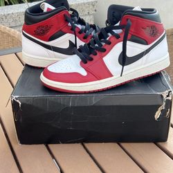 Jordan 1 2020 Chicago Mid Size 9