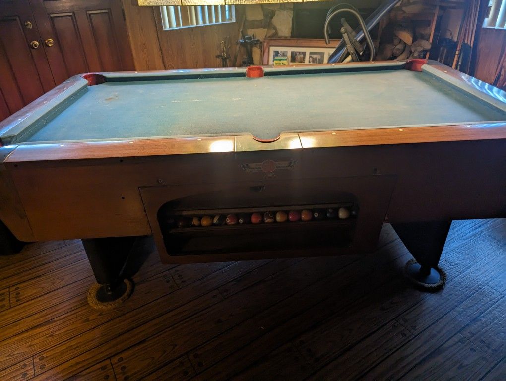 Vintage Valley Pool Table for Sale in Jurupa Valley, CA OfferUp