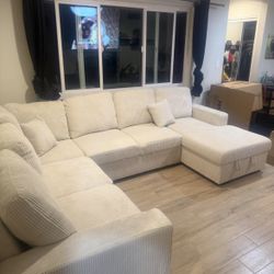 SECTIONAL SOFA 