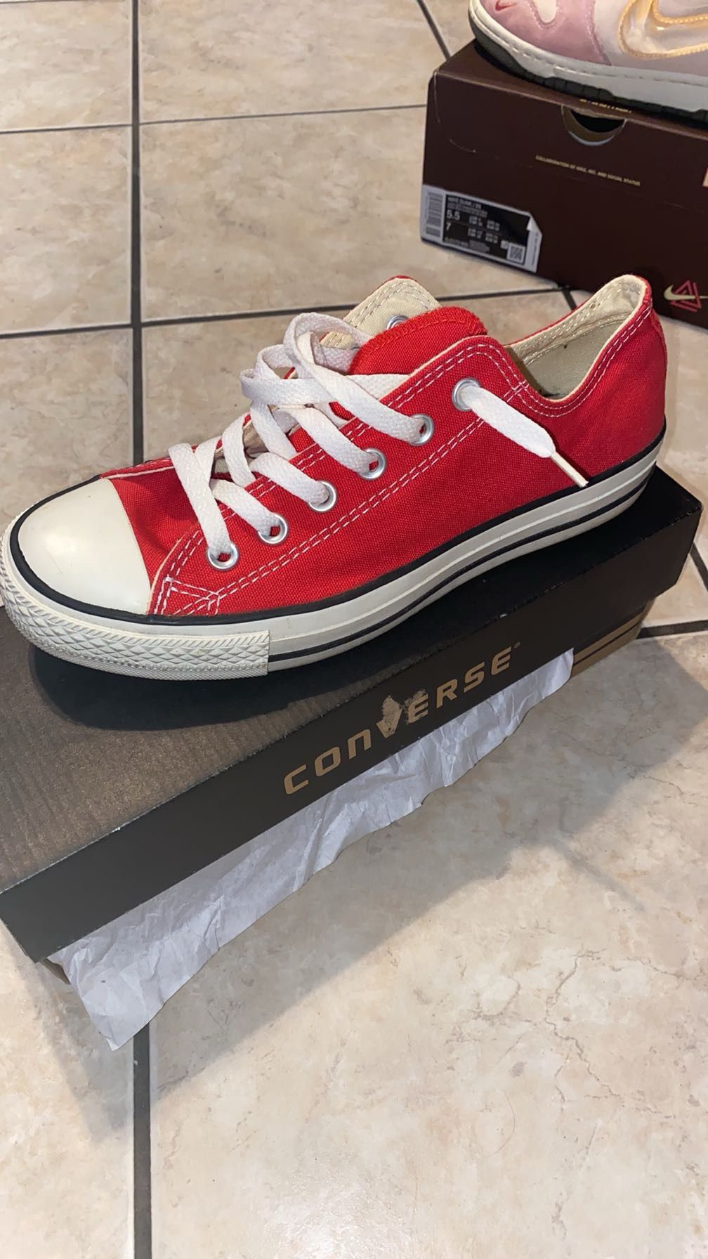 Like New Red Lowtop Converse 8W