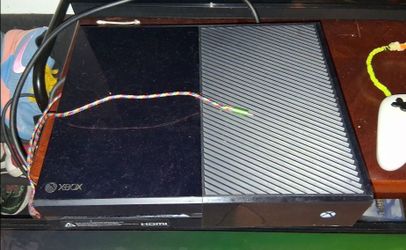 Original Xbox One Console Bundle - 2 Controllers & Cables Included