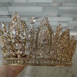 Gold crown 👑 