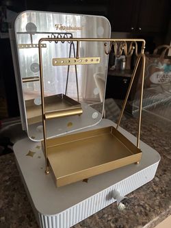 Jewelry holder